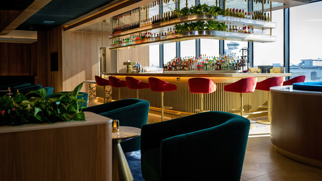 The bar at the British Airways lounge at Miami.